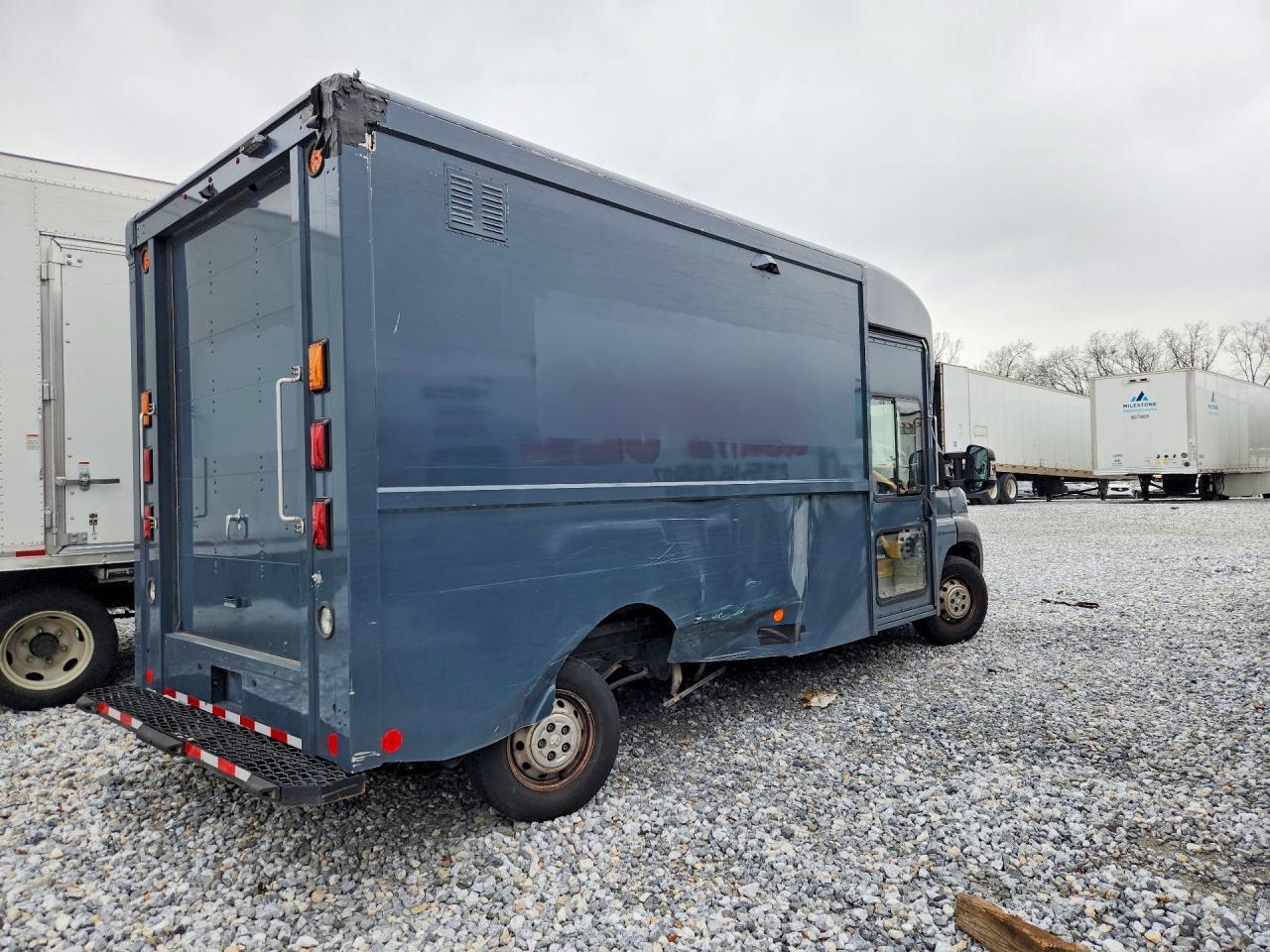 2022 Ram Promaster 3500 Delivery Truck - Фото 3
