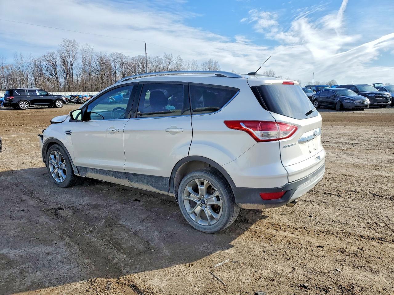 2016 Ford Escape Titanium - Фото 2
