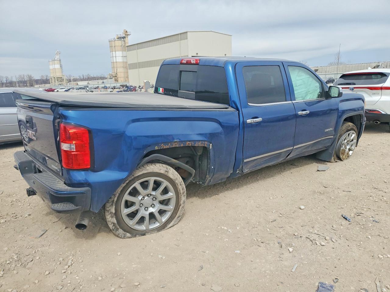 2015 GMC Sierra K1500 Denali - Image 3