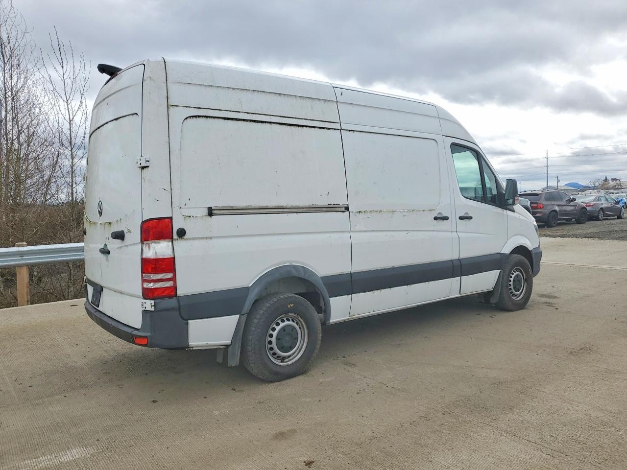 2017 Mercedes Benz Sprinter 2500 Utility / Service Van - Image 3