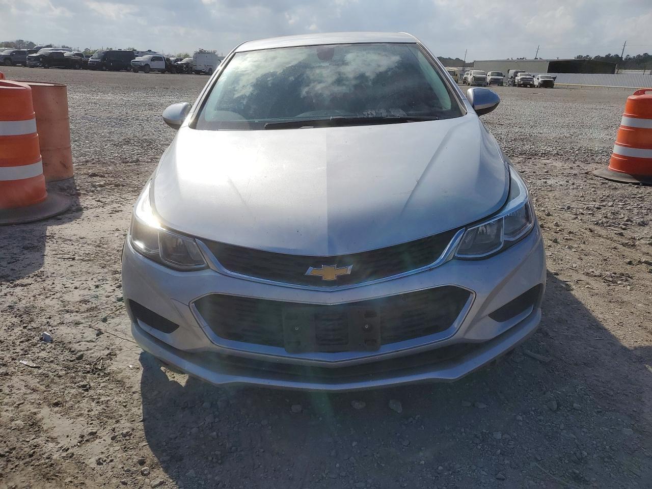 2018 Chevrolet Cruze Ls - Фото 5