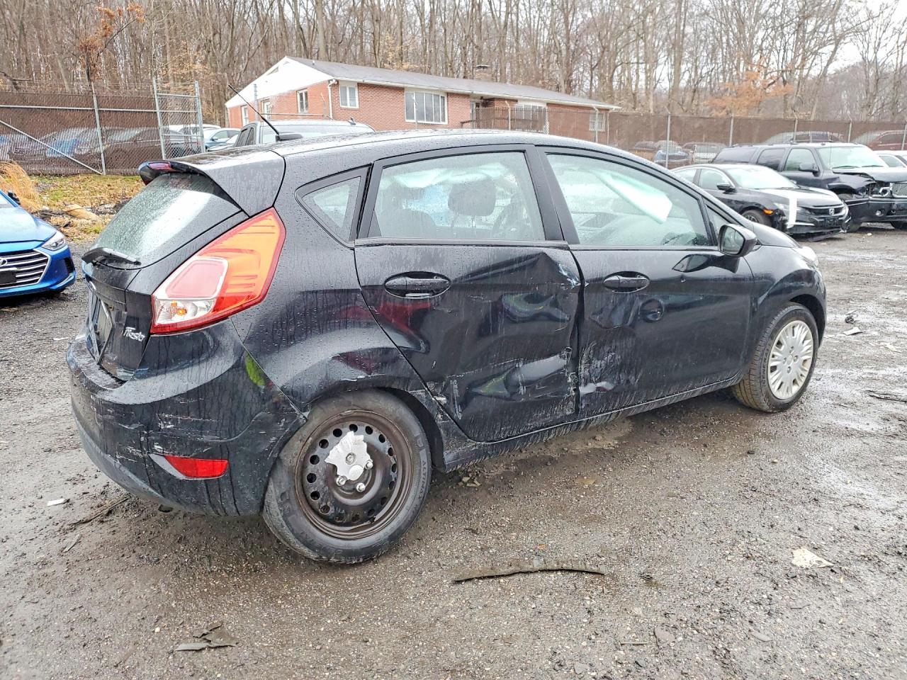 2017 Ford Fiesta S - Фото 3