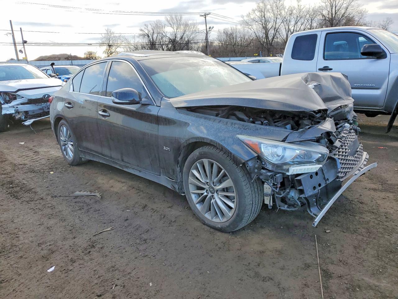 2018 Infiniti Q50 3.0T Luxe - Фото 4