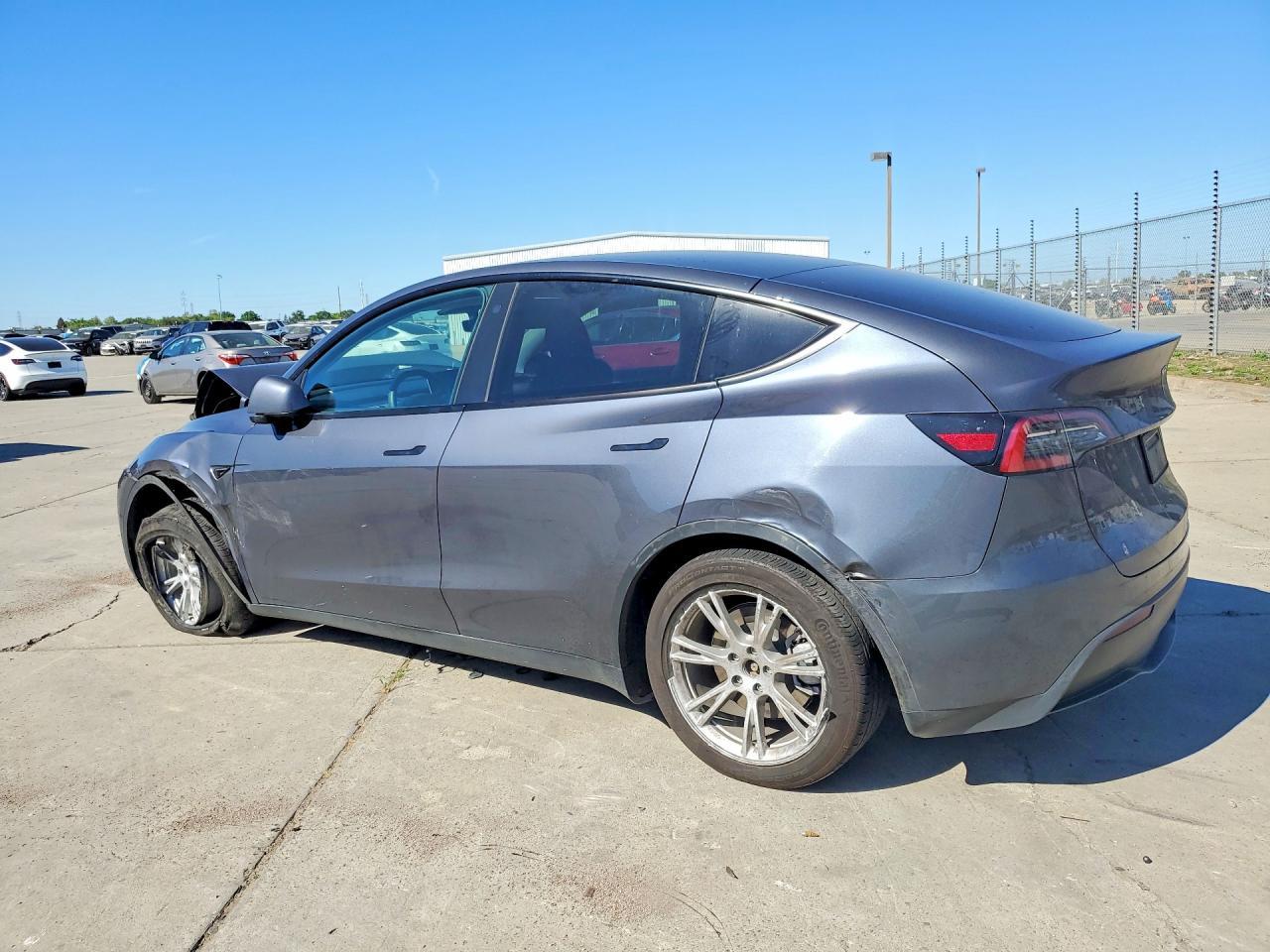 2023 Tesla Model Y - Image 2