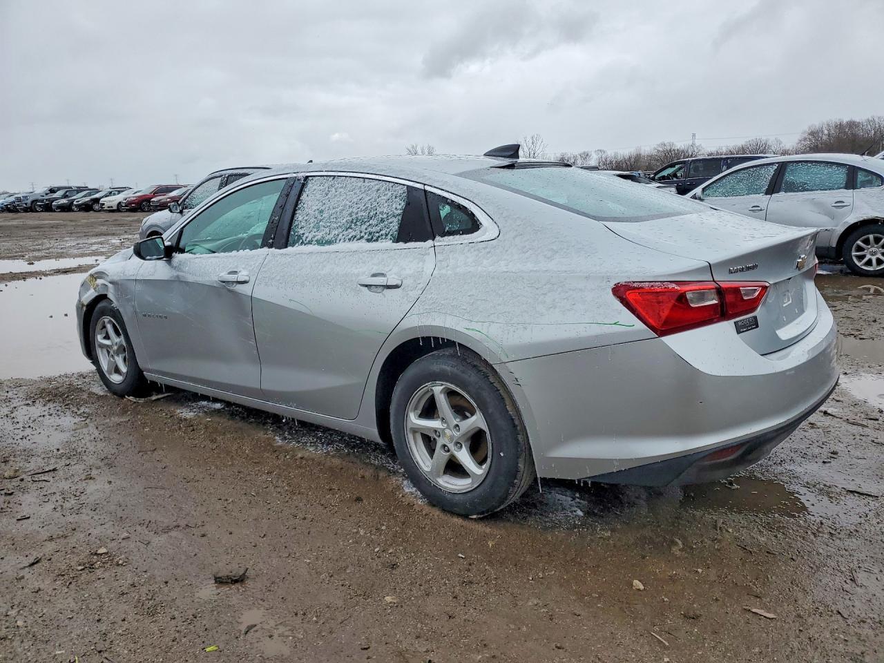 2016 Chevrolet Malibu Ls - Фото 2
