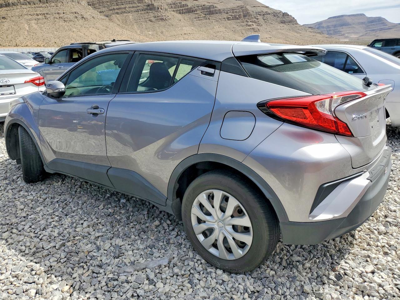 2019 Toyota C-Hr Le - Фото 2