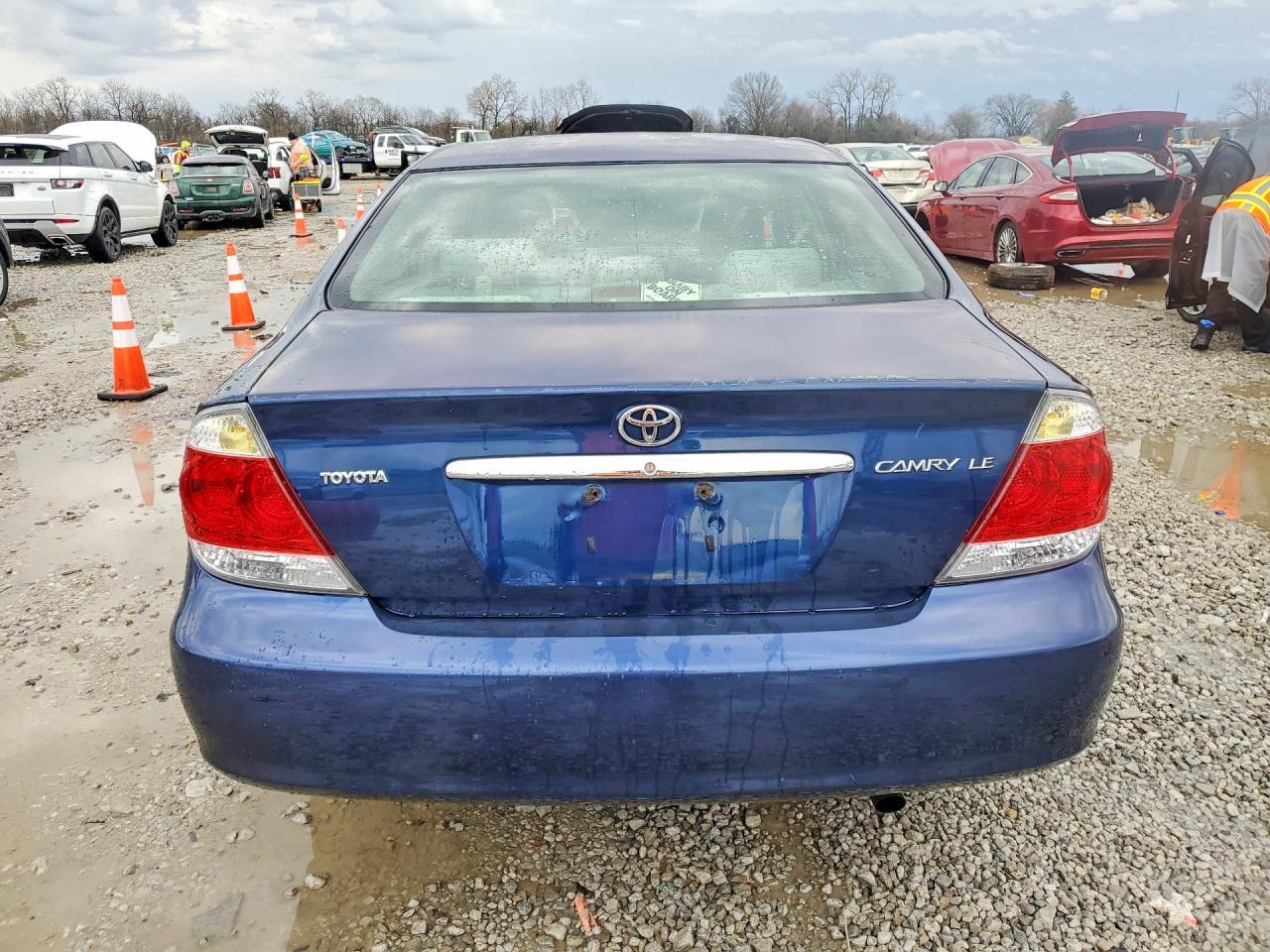 2005 Toyota Camry - Image 6