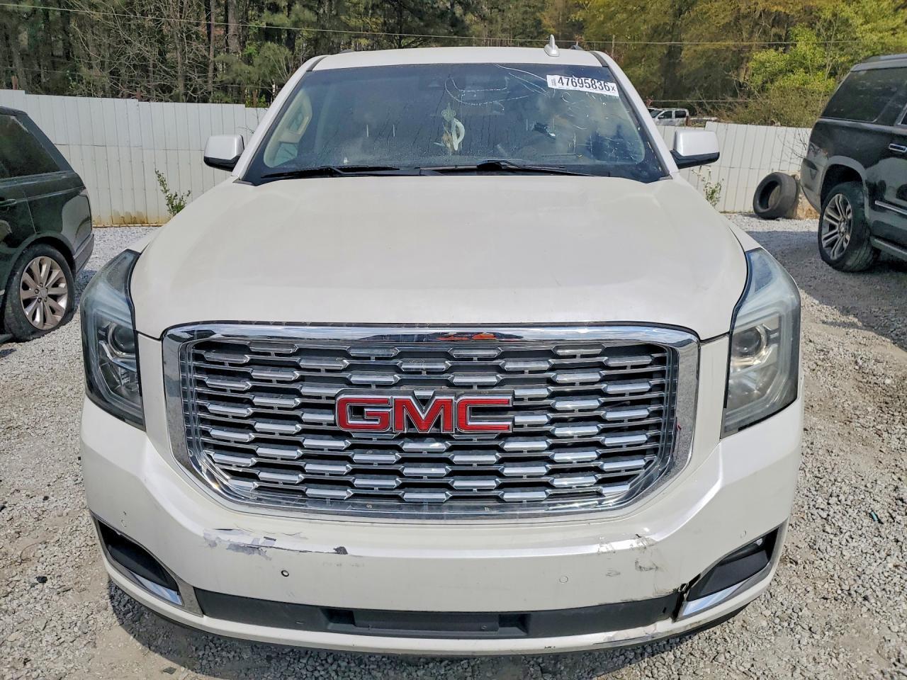 2020 GMC Yukon Denali - Image 5