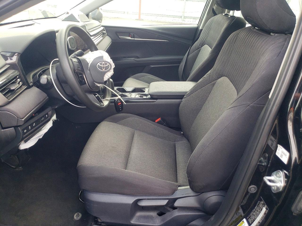 2025 Toyota Camry Le - Image 7