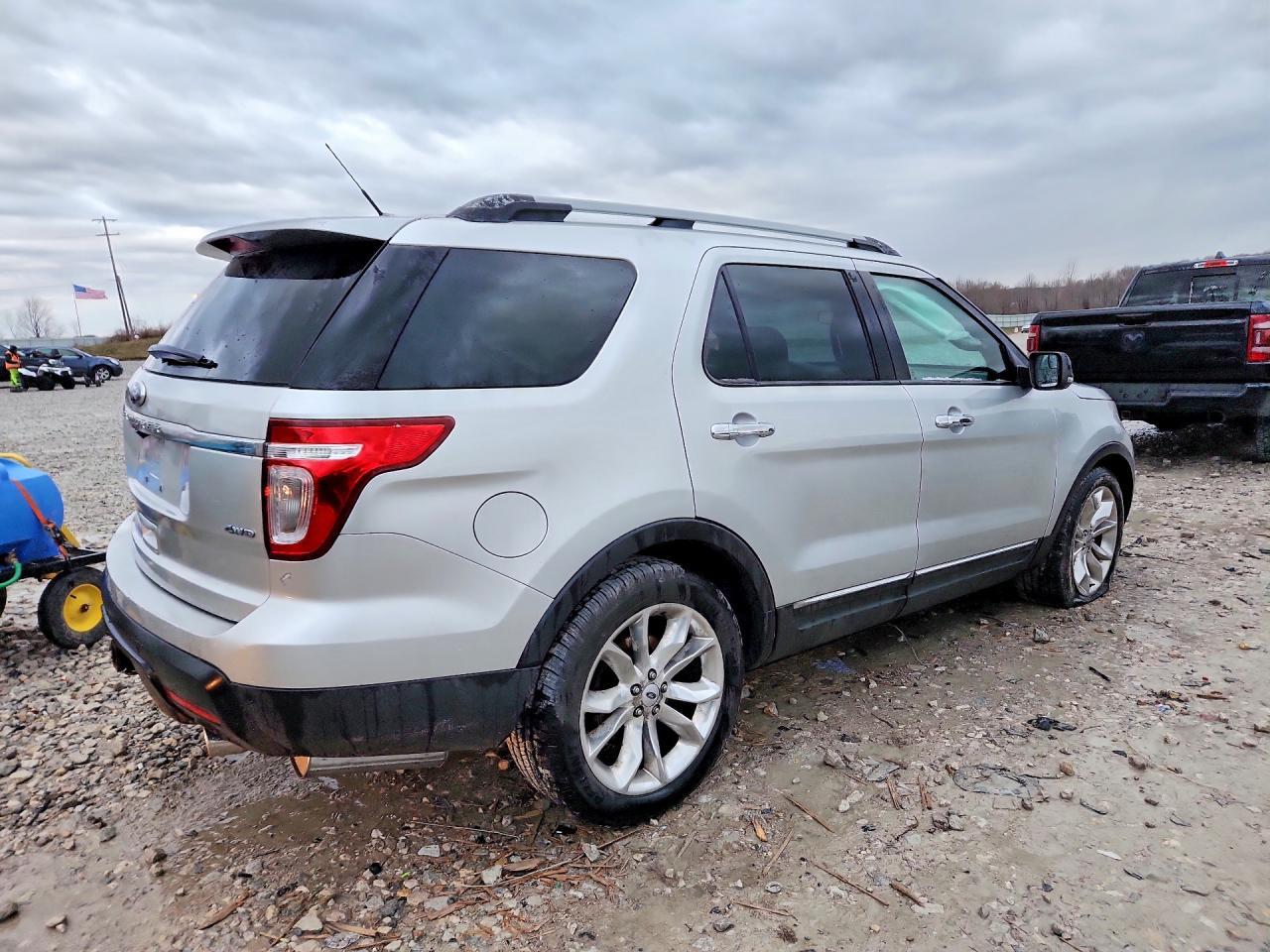 2011 Ford Explorer Xlt - Фото 3