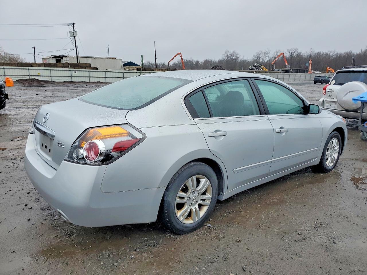 2010 Nissan Altima 2.5 - Фото 3