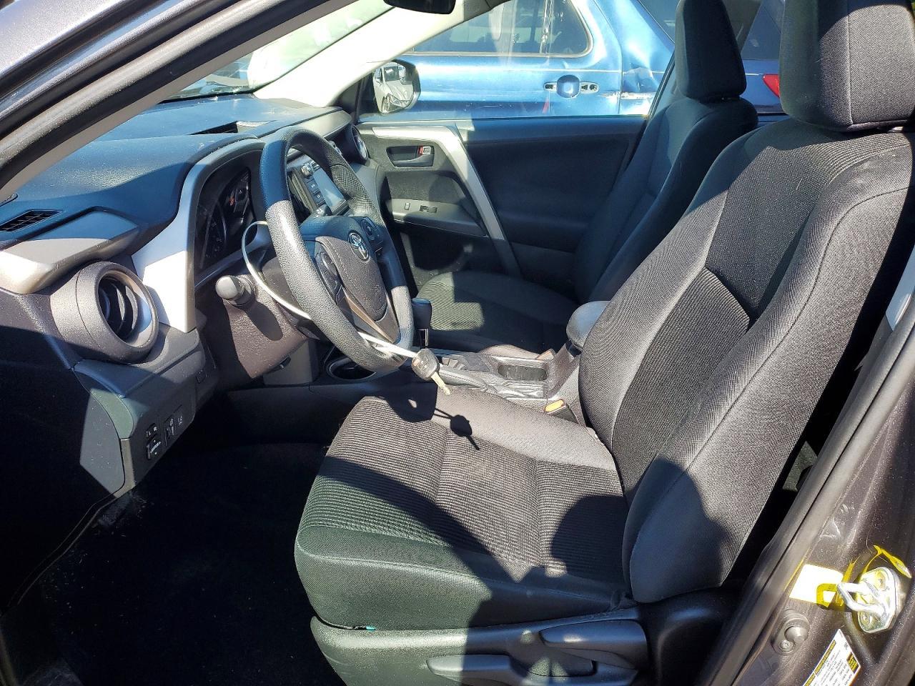2017 Toyota Rav4 Le - Image 7