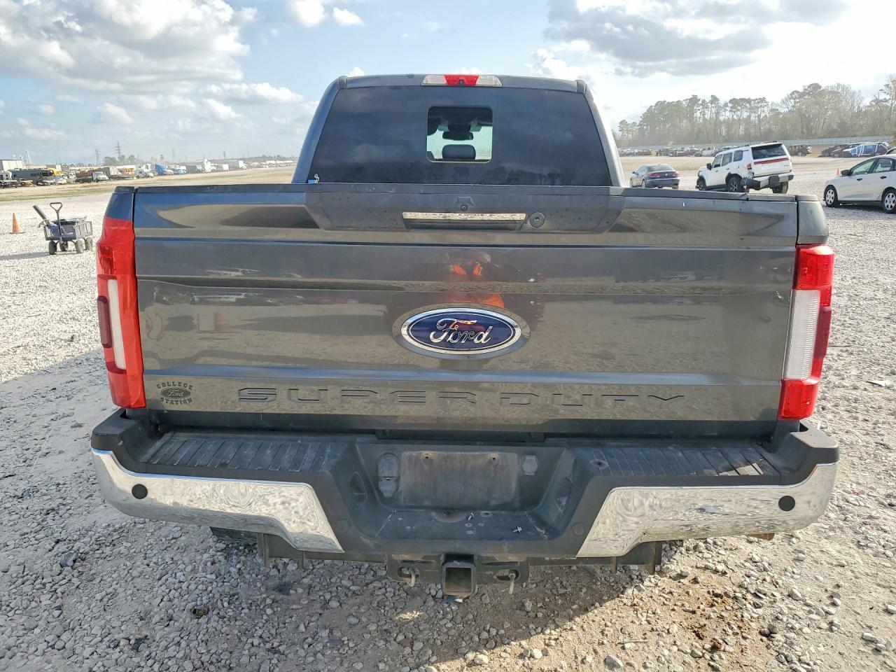 2019 Ford F250 Super Duty - Фото 6