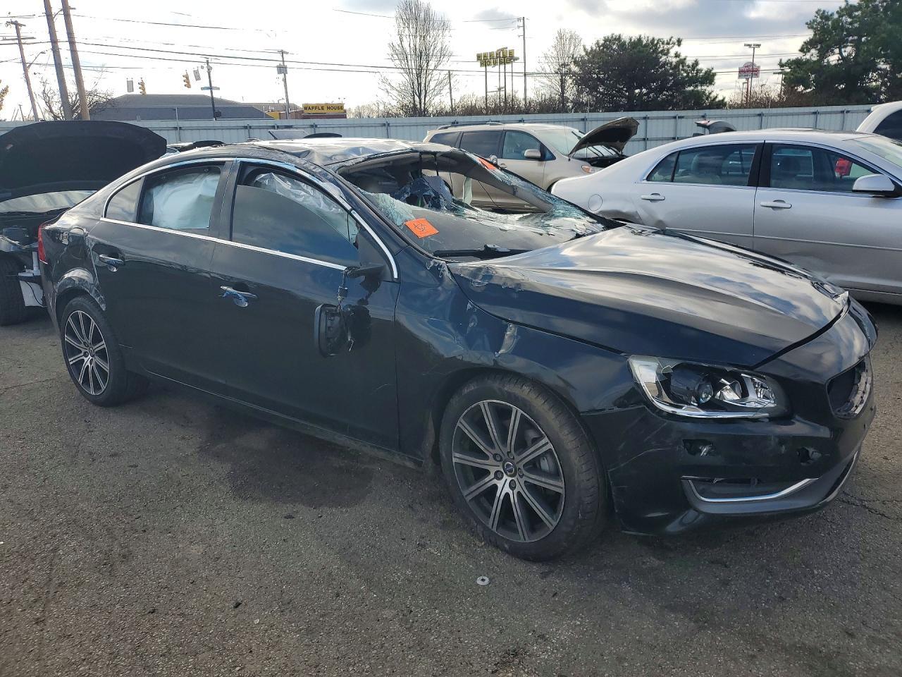 2017 Volvo S60 Platinum - Фото 4
