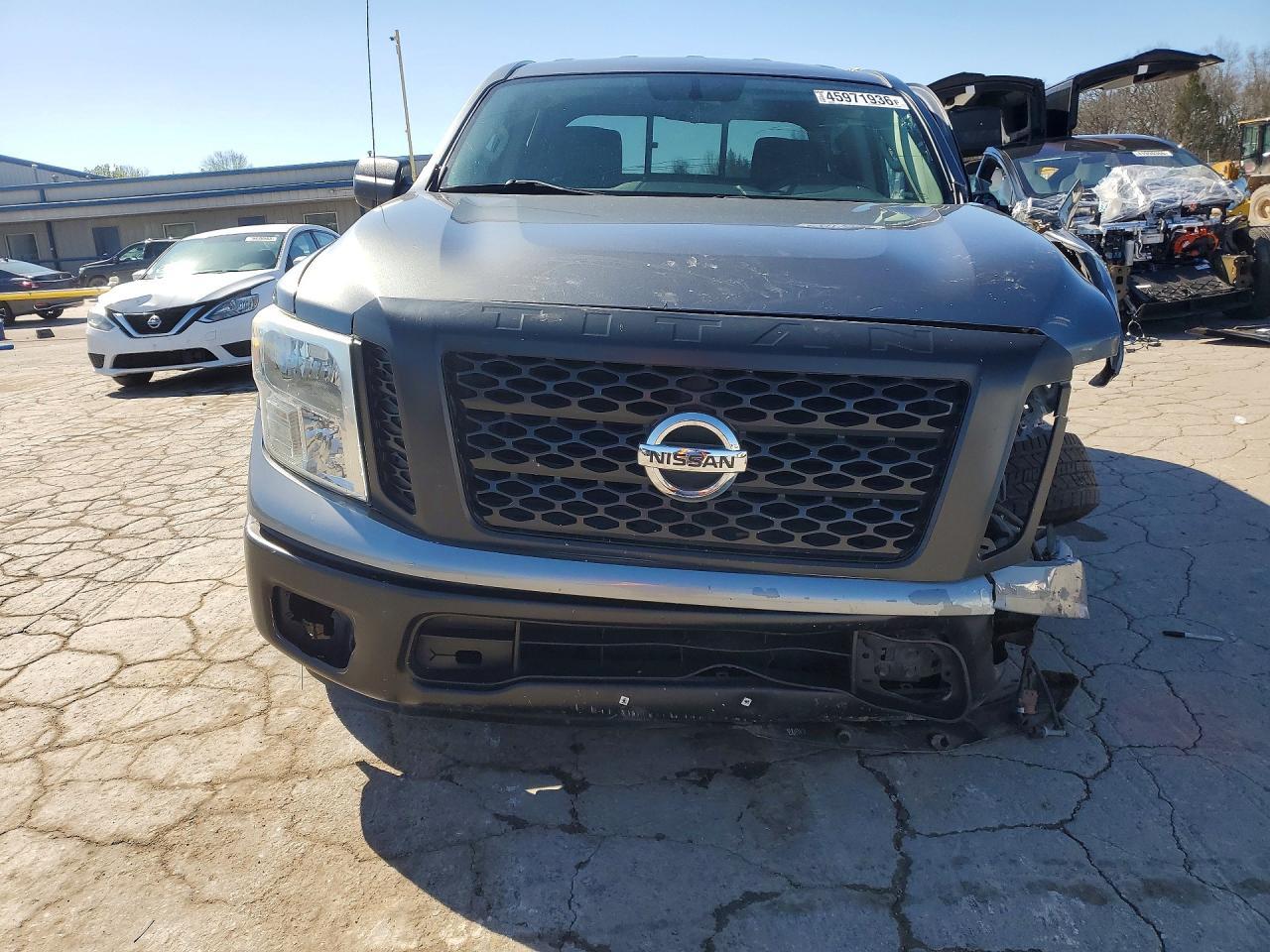 2017 Nissan Titan S - Фото 5