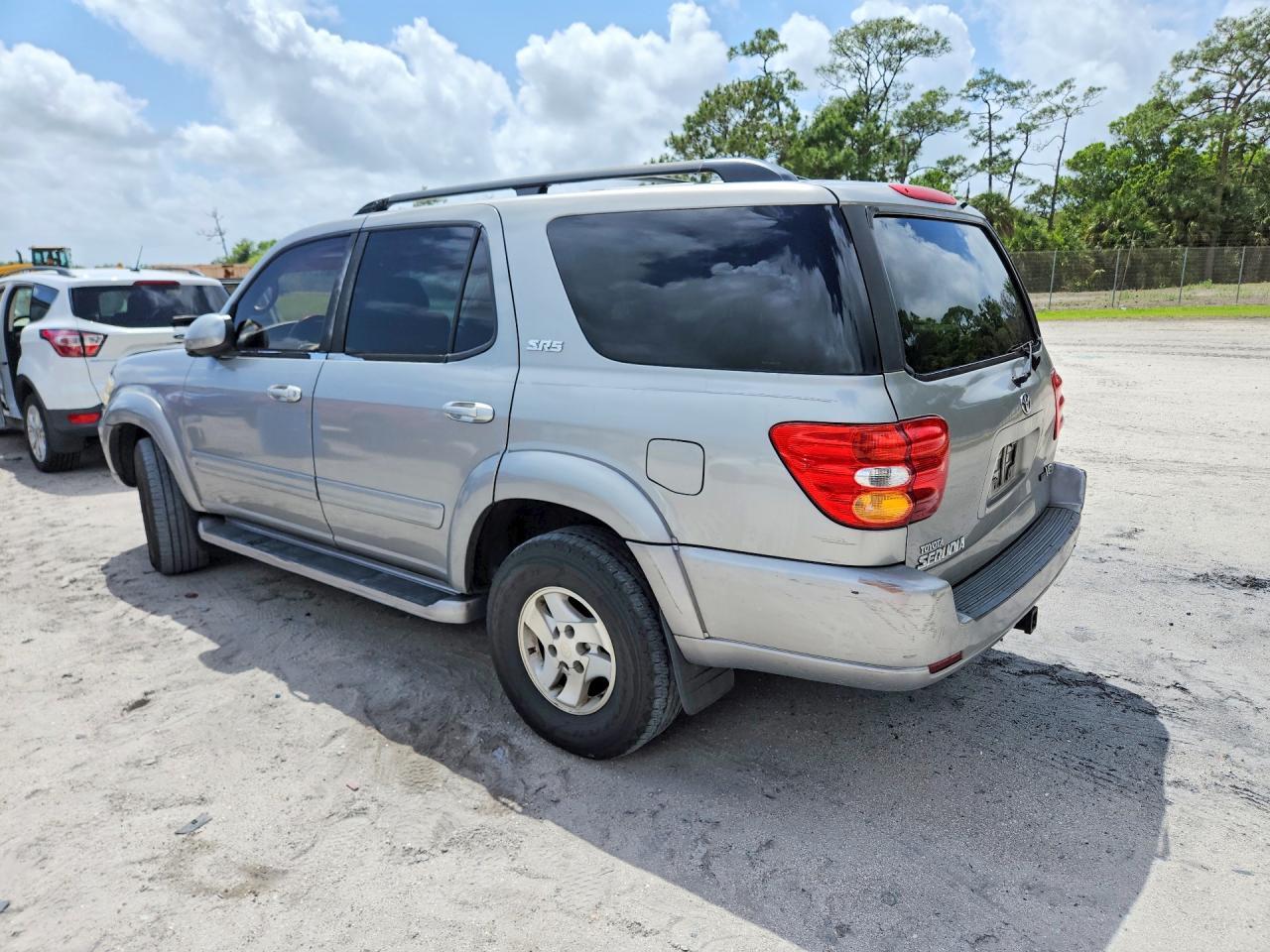 2003 Toyota Sequoia Sr5 - Фото 2