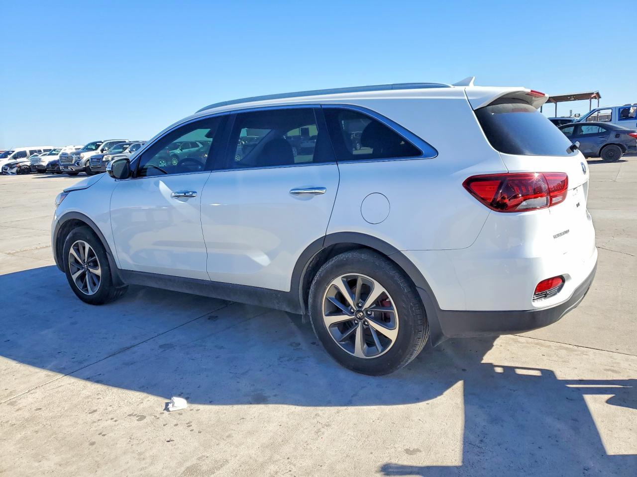 2019 Kia Sorento Ex - Image 2