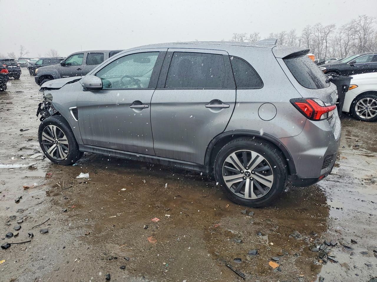 2022 Mitsubishi Outlander Sport Es - Фото 2