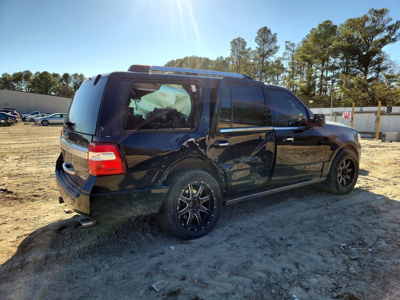 2017 Ford Expedition Platinum - Image 3