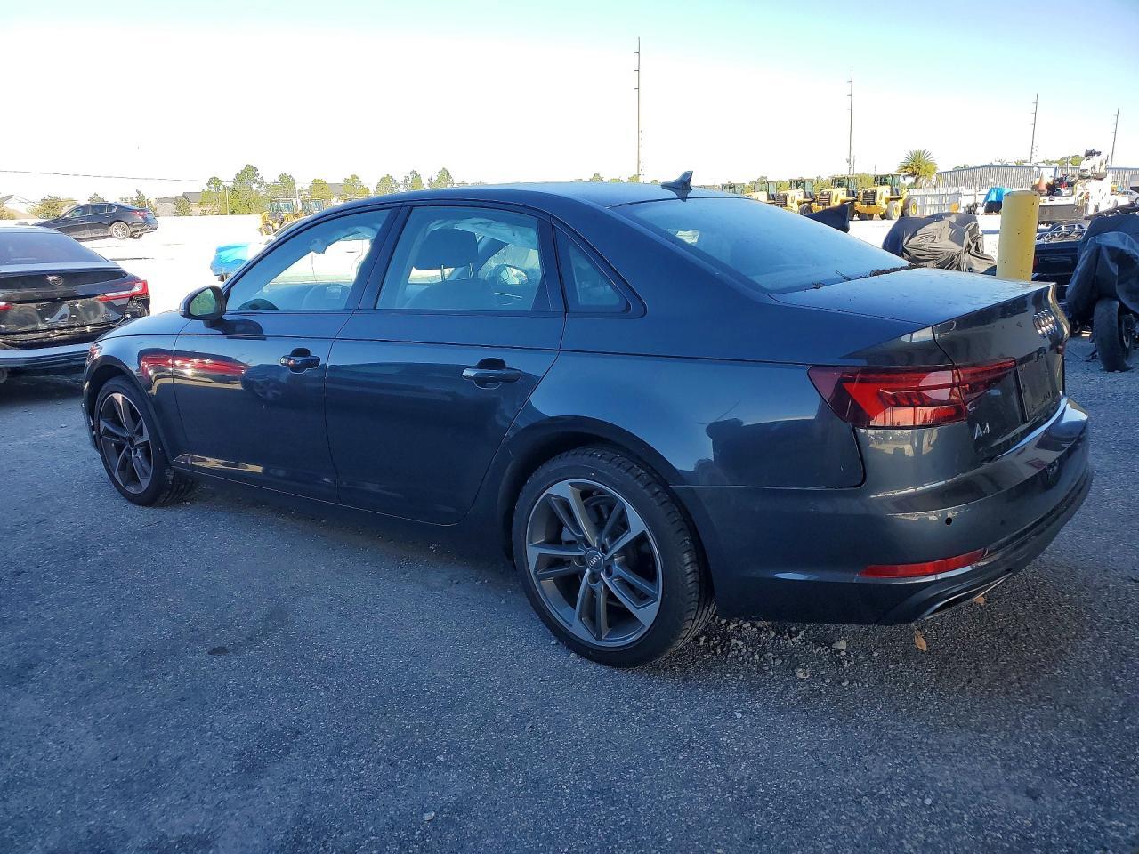 2019 Audi A4 Premium - Фото 2