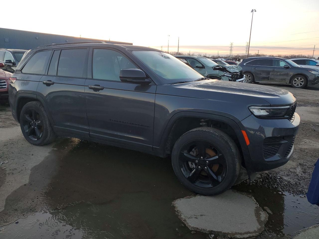 2024 Jeep Grand Cherokee Laredo - Image 4