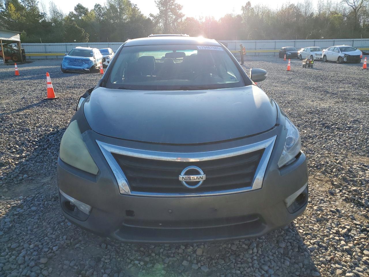 2015 Nissan Altima 2.5 S - Image 5