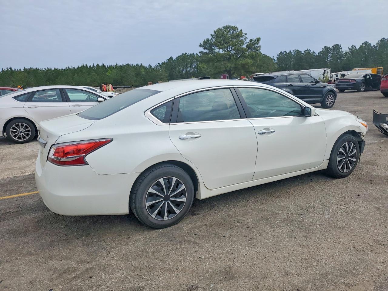 2015 Nissan Altima 2.5 S - Image 3