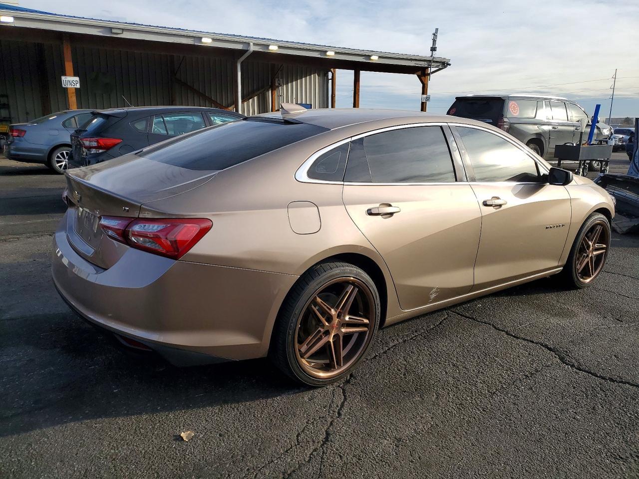 2019 Chevrolet Malibu Lt - Image 3