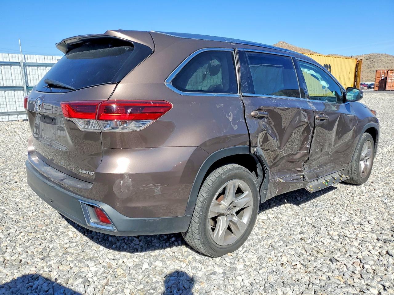 2018 Toyota Highlander Limited - Фото 3