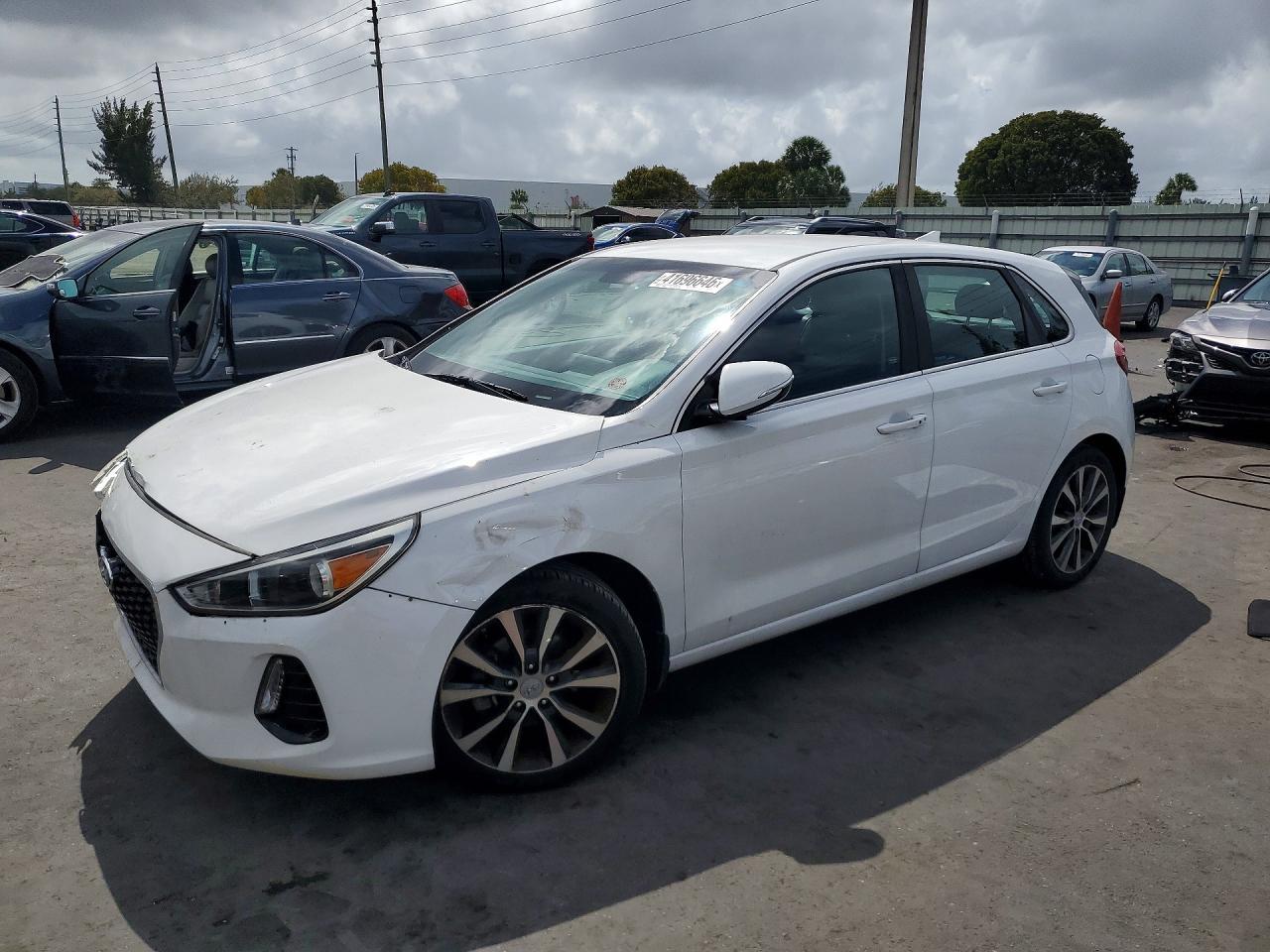 2018 Hyundai Elantra Gt Base