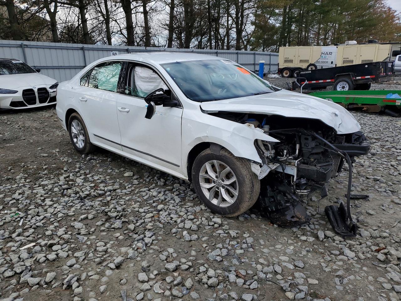 2017 Volkswagen Passat S - Фото 4