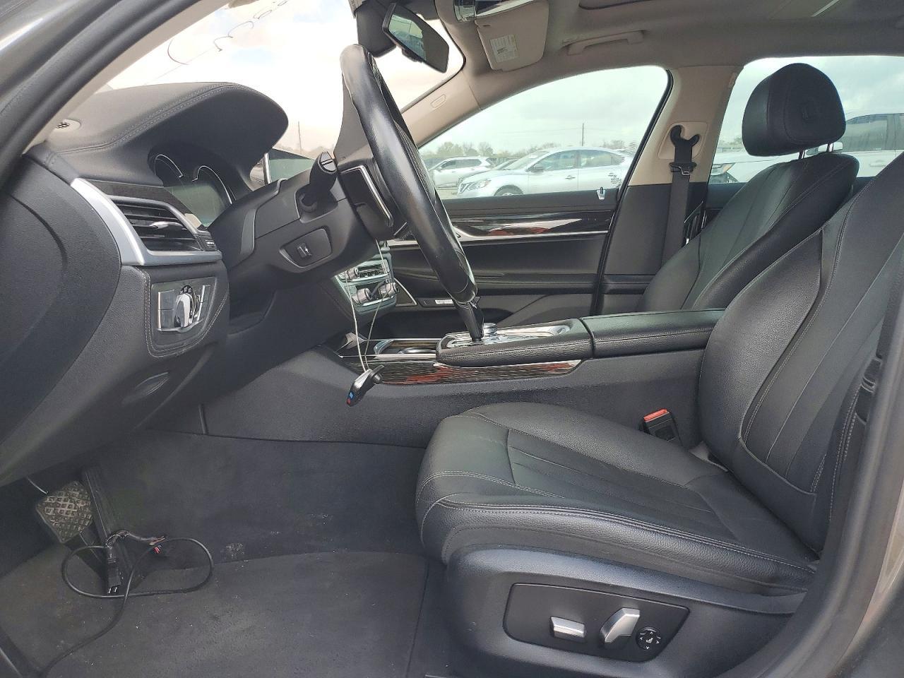 2017 BMW 740 I - Фото 7
