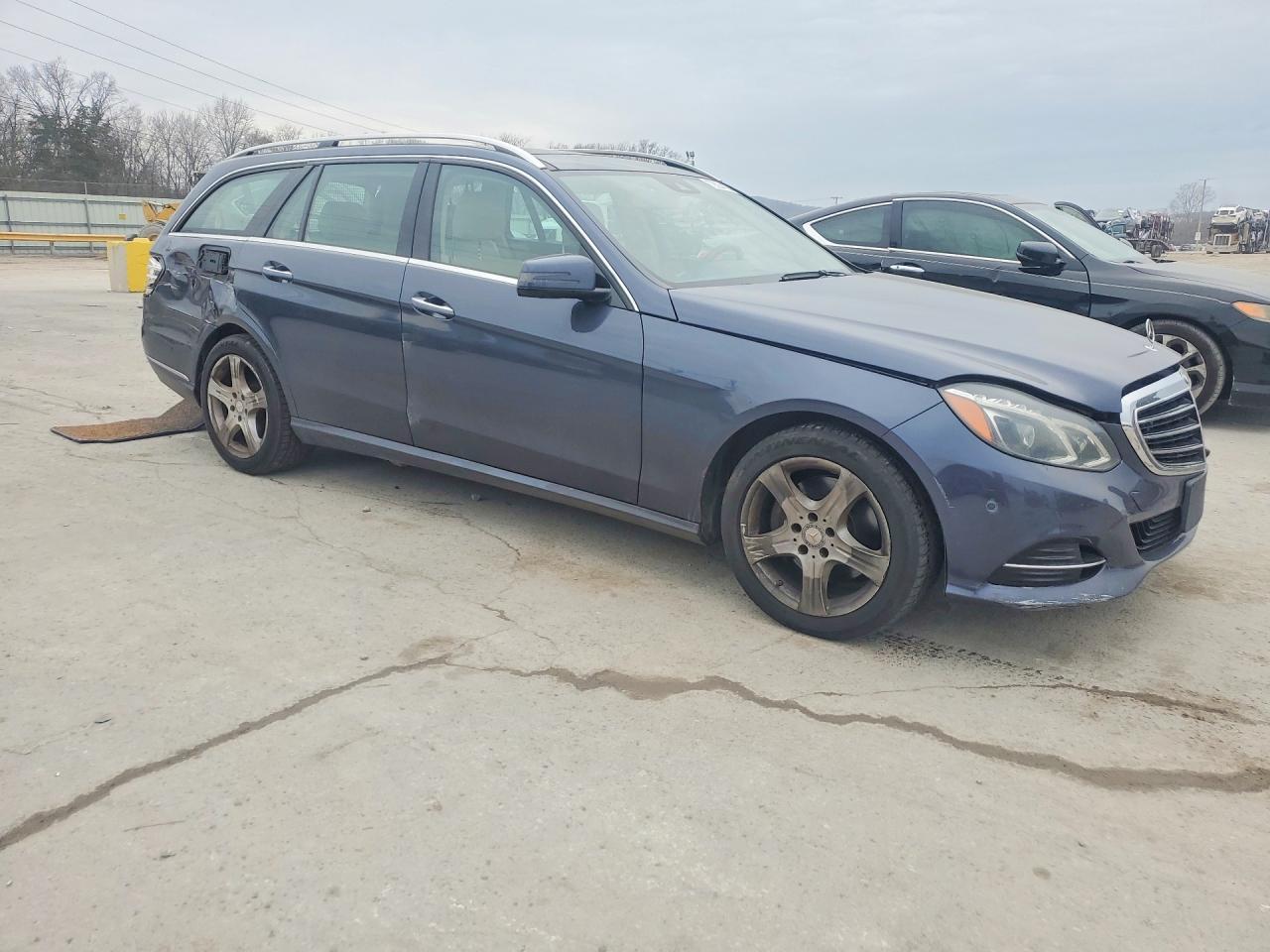 2014 Mercedes-Benz E 350 4Matic Wagon - Фото 4