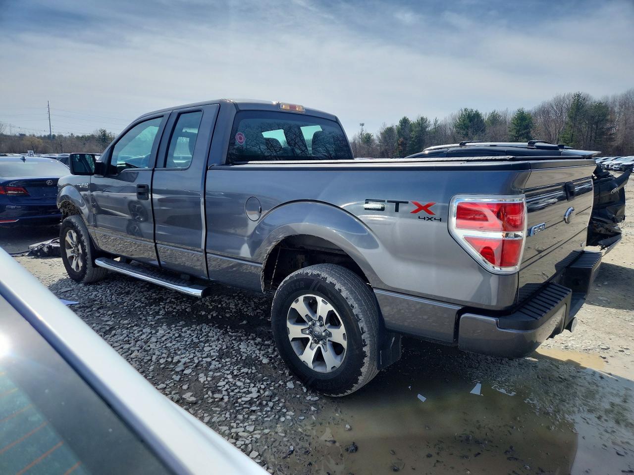 2013 Ford F150 Super Cab - Фото 2