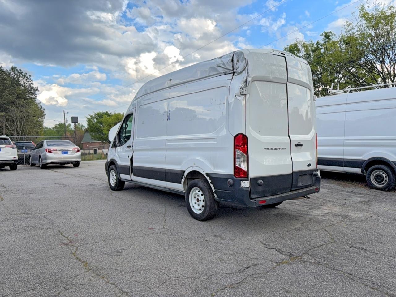 2022 Ford Transit T-250 - Фото 3
