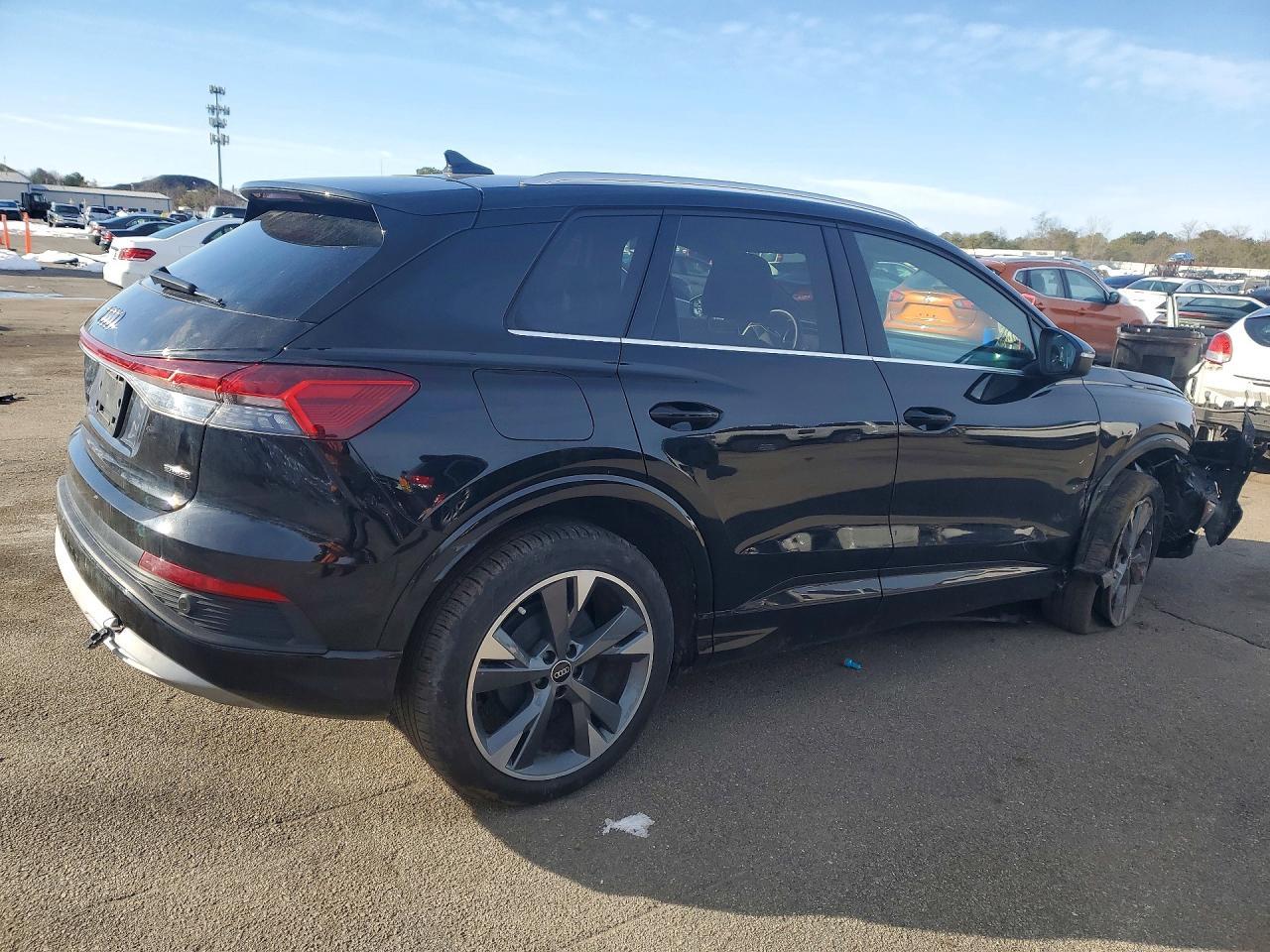 2022 Audi Q4 E-Tron Premium Plus - Фото 3