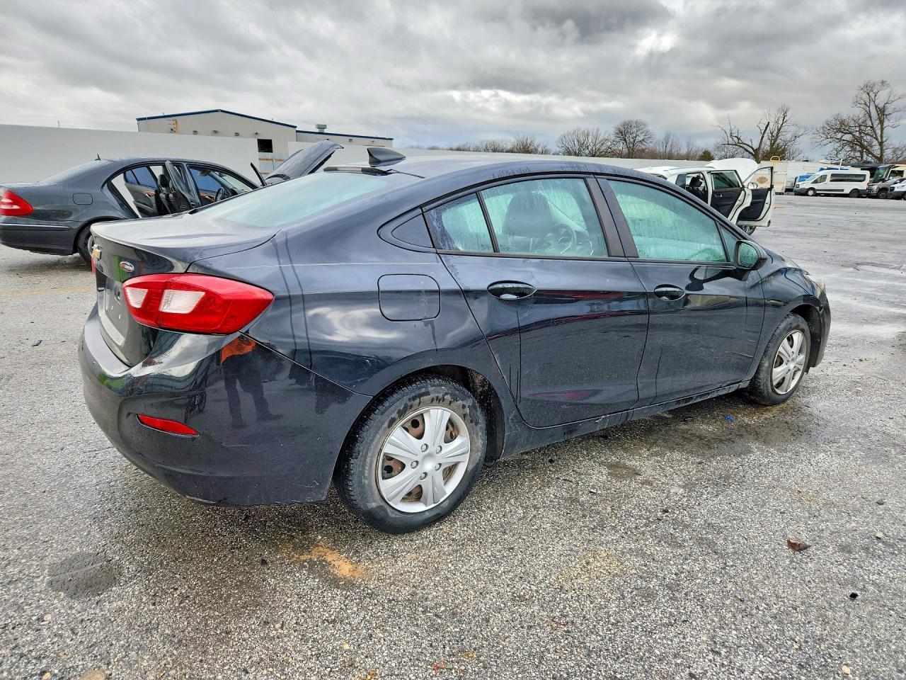 2017 Chevrolet Cruze Ls - Фото 3
