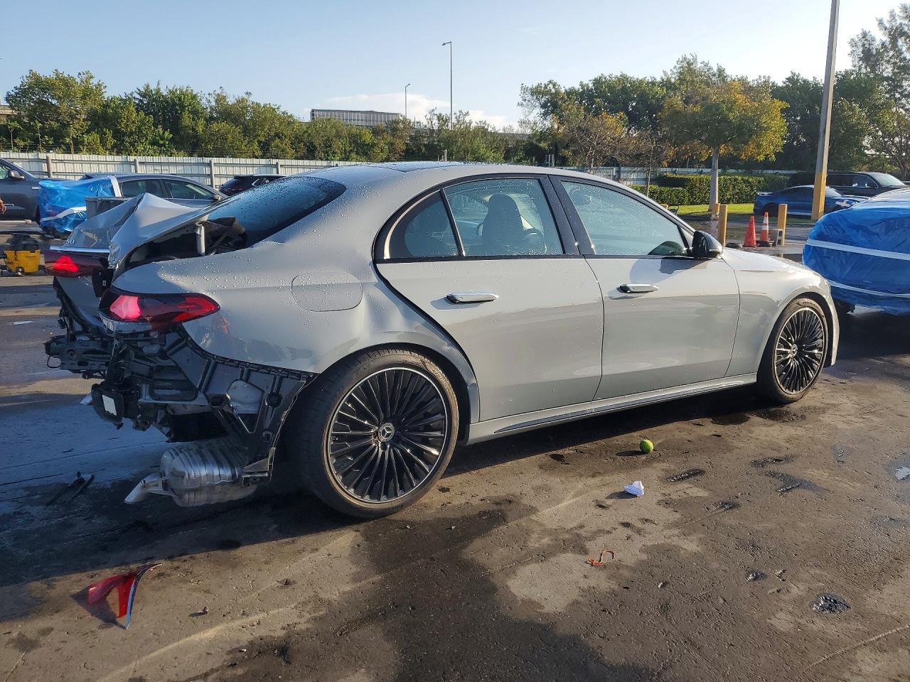 2025 Mercedes-Benz E 450 4Matic - Фото 3