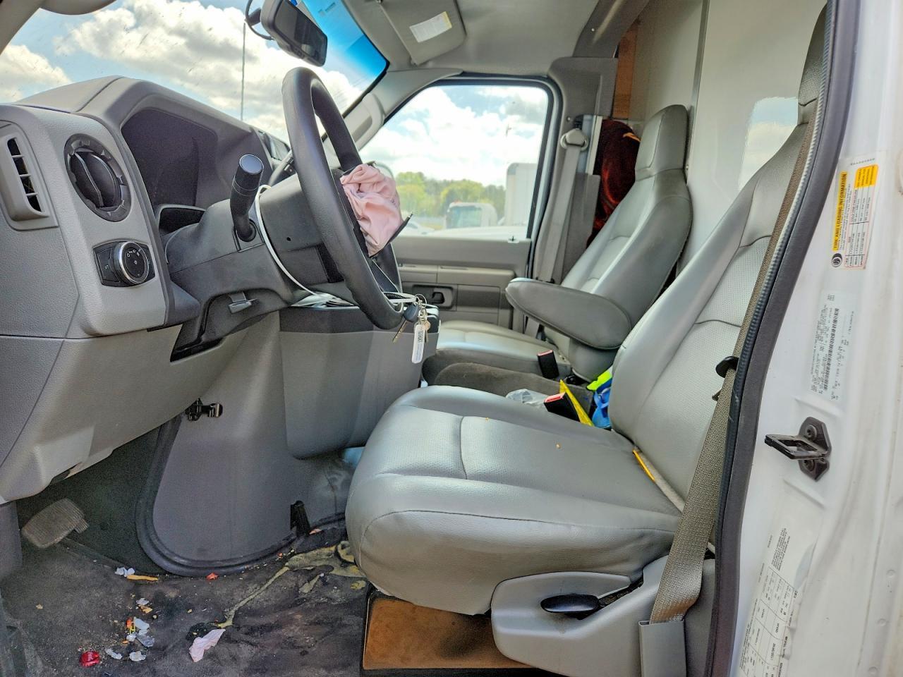 2024 Ford E350 Box Truck - Image 7