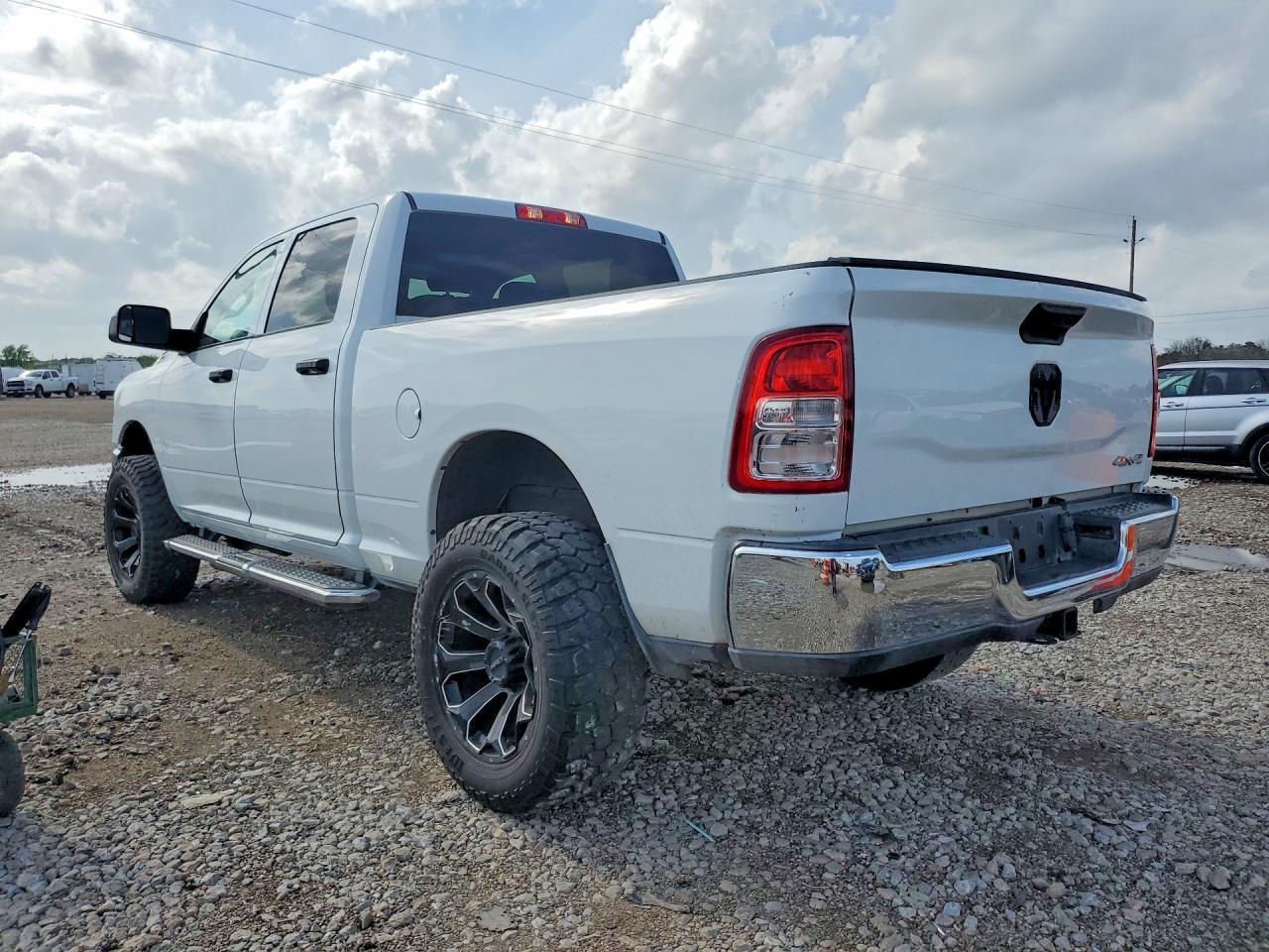 2022 Ram 2500 Tradesman - Image 2