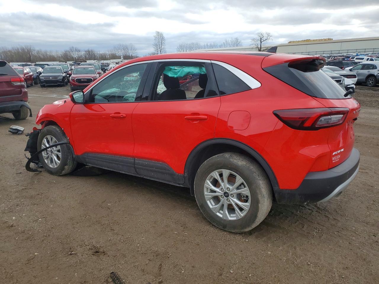 2024 Ford Escape Active - Image 2