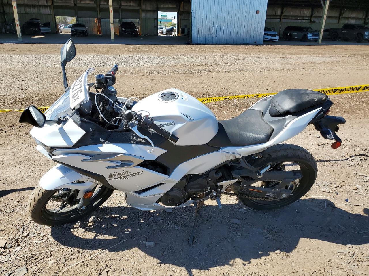 2025 Kawasaki Ex500 H - Image 3