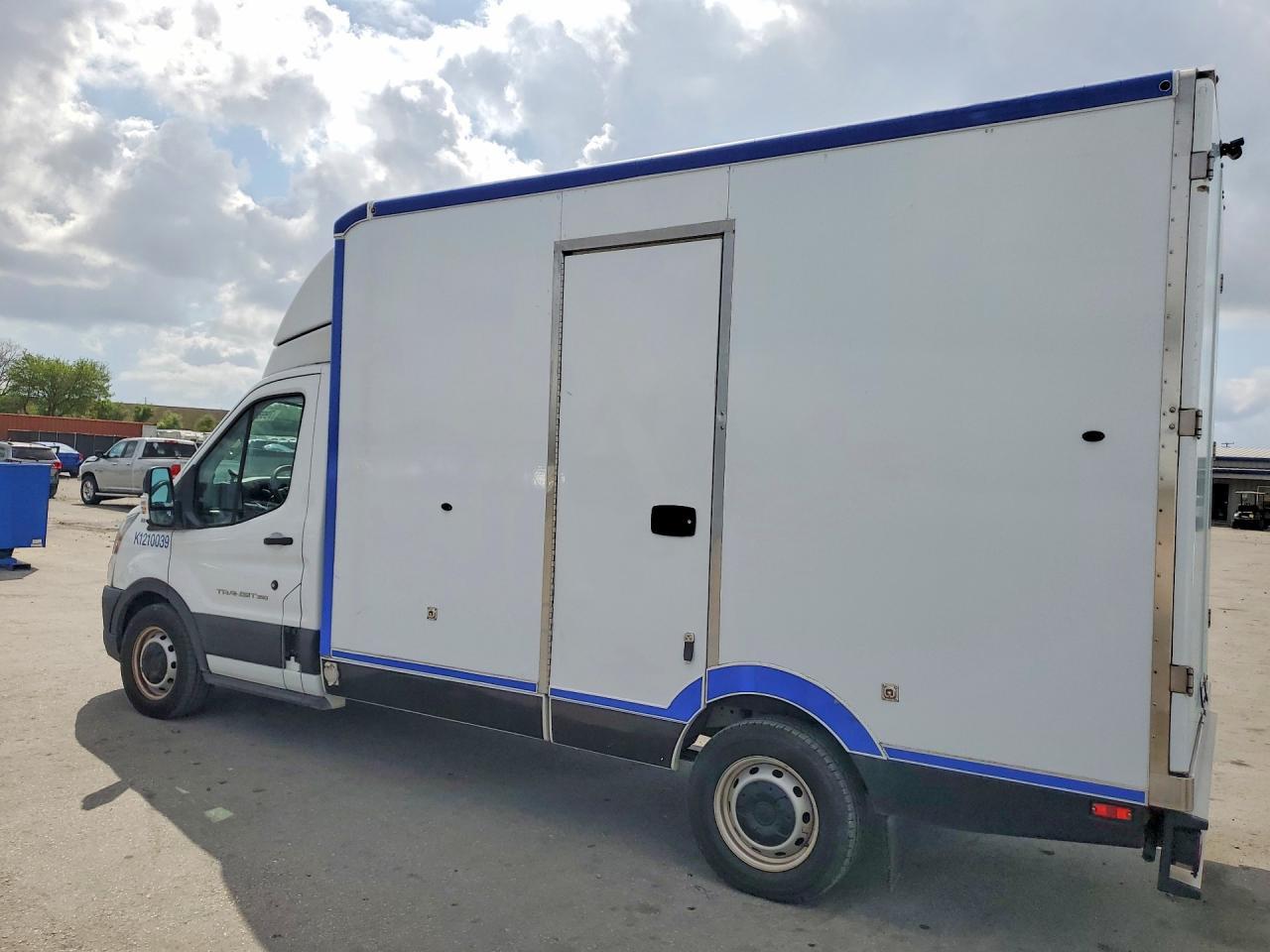 2020 Ford Transit Delivery Truck - Фото 2