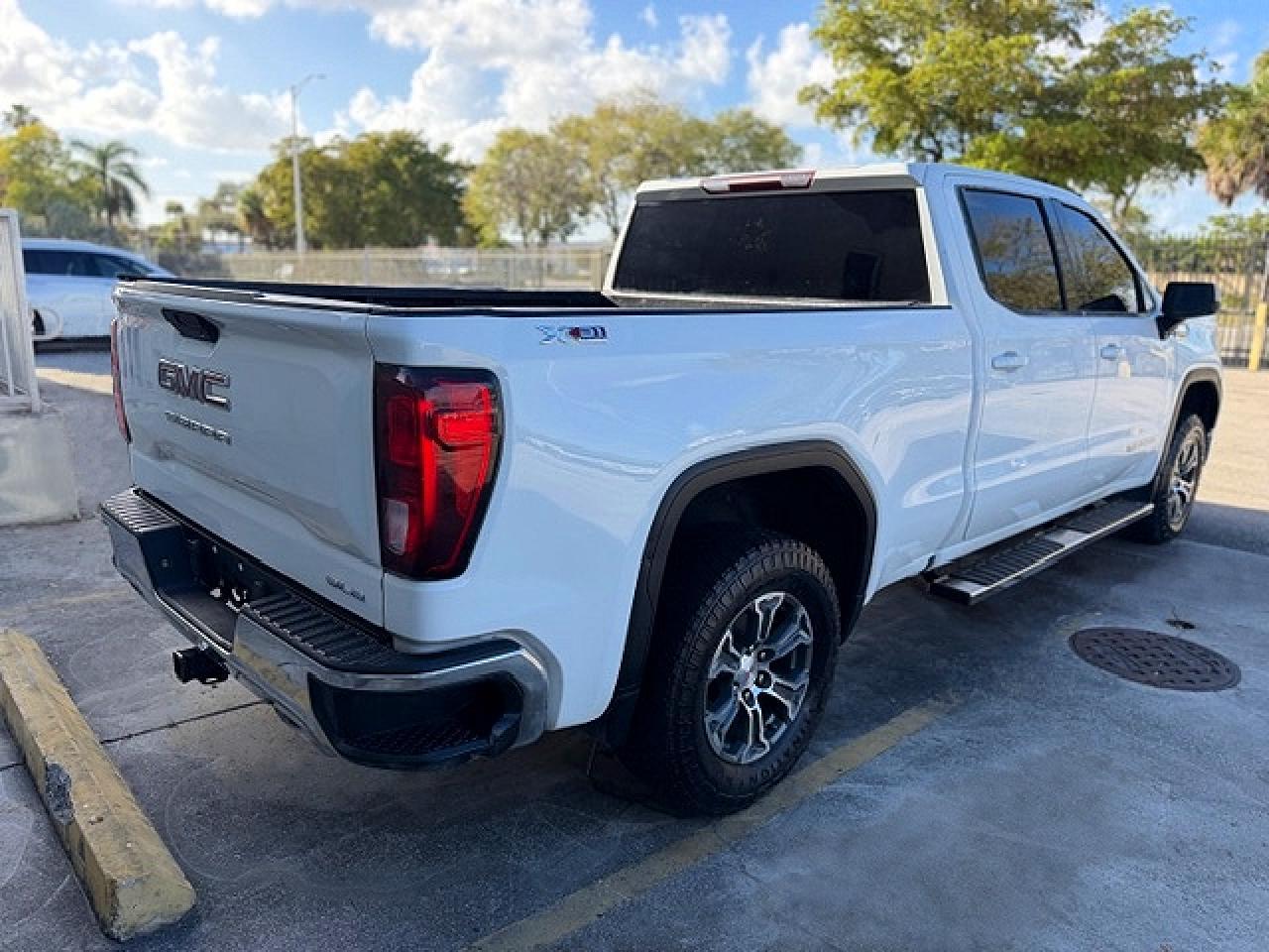 2021 GMC Sierra K1500 Sle - Фото 3