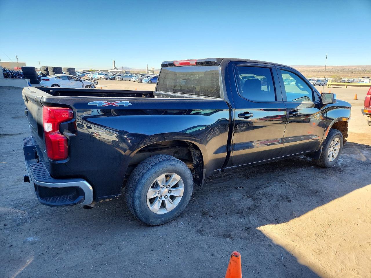 2023 Chevrolet Silverado K1500 Lt - Image 3