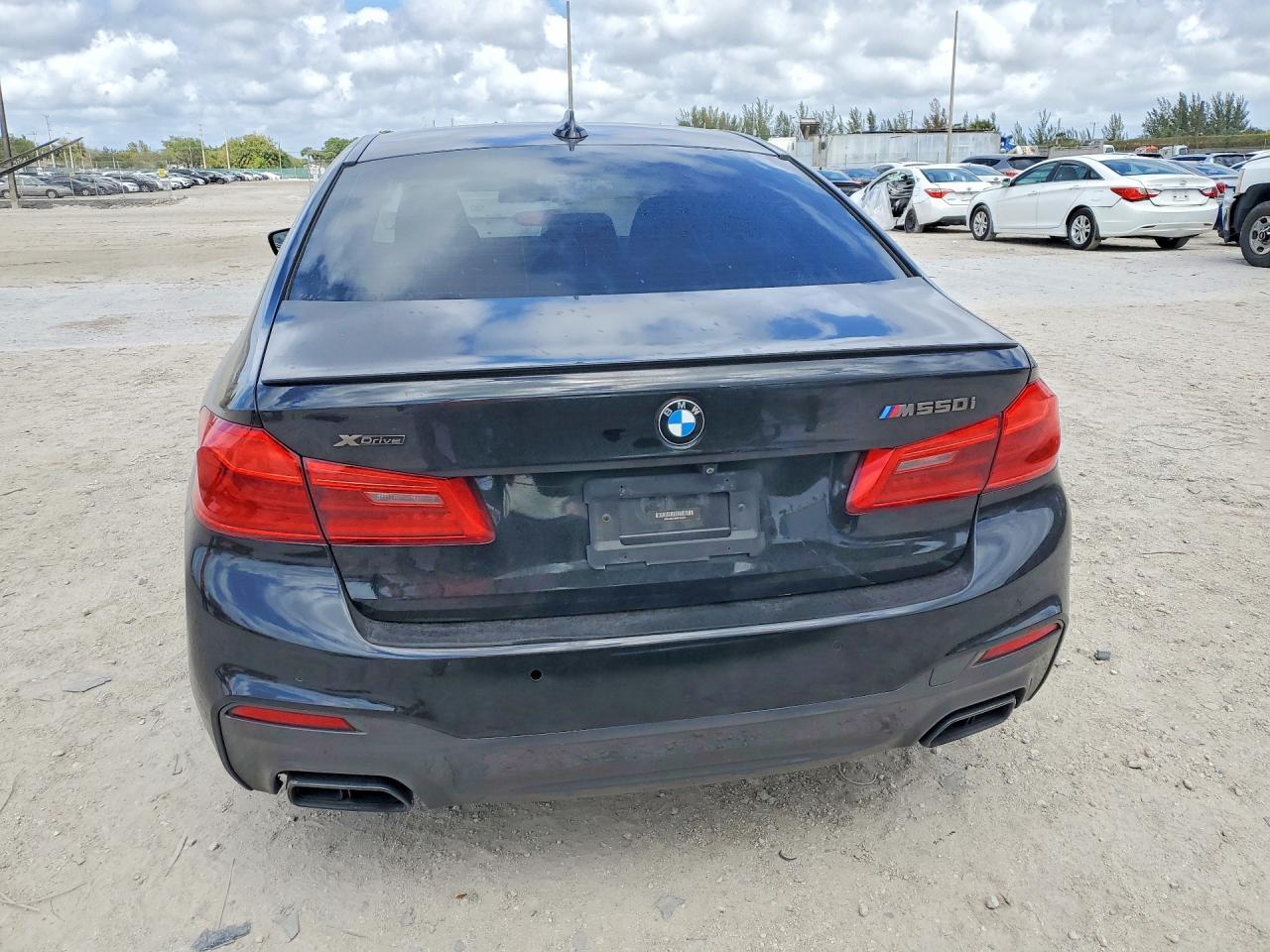 2019 BMW M550Xi - Фото 6