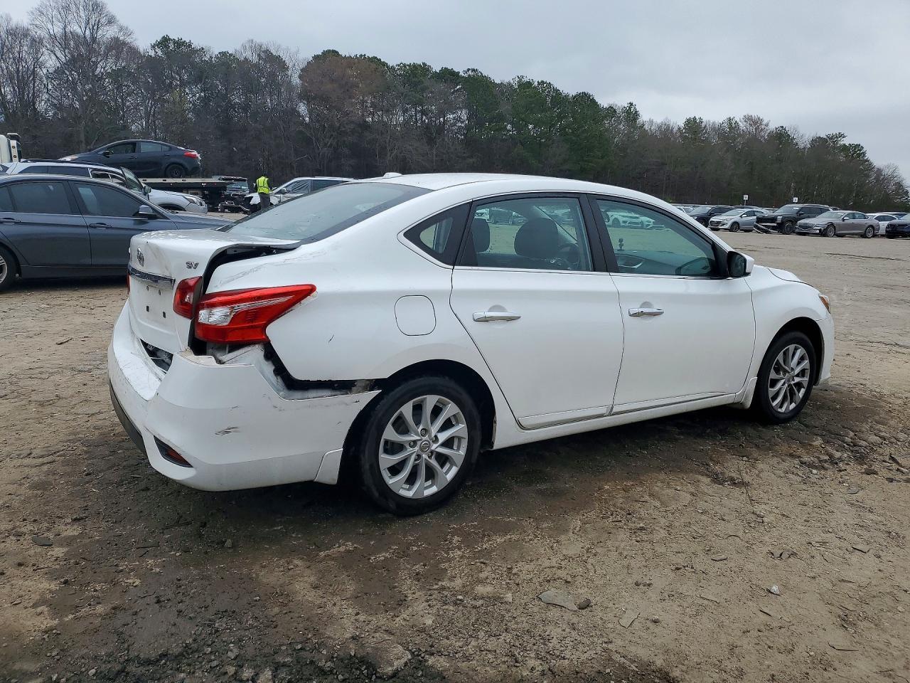 2018 Nissan Sentra Sv - Фото 3