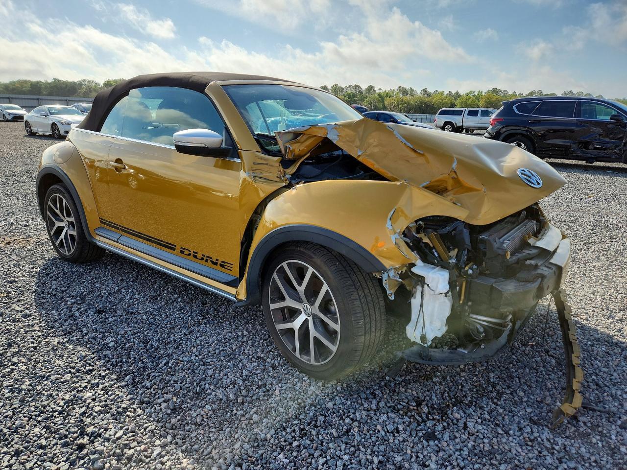 2017 Volkswagen Beetle Dune - Фото 4