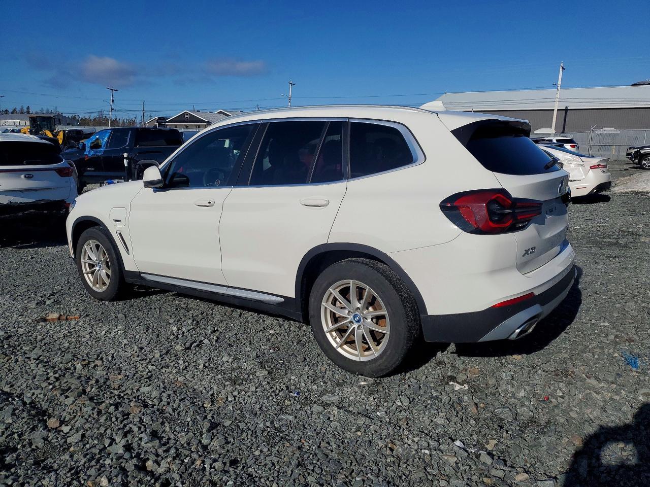 2022 BMW X3 xDrive30E - Image 2