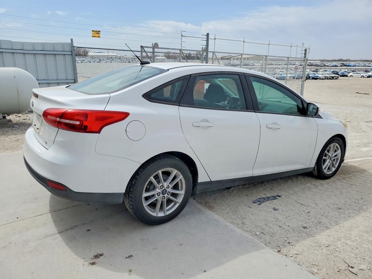 2016 Ford Focus Se - Image 3